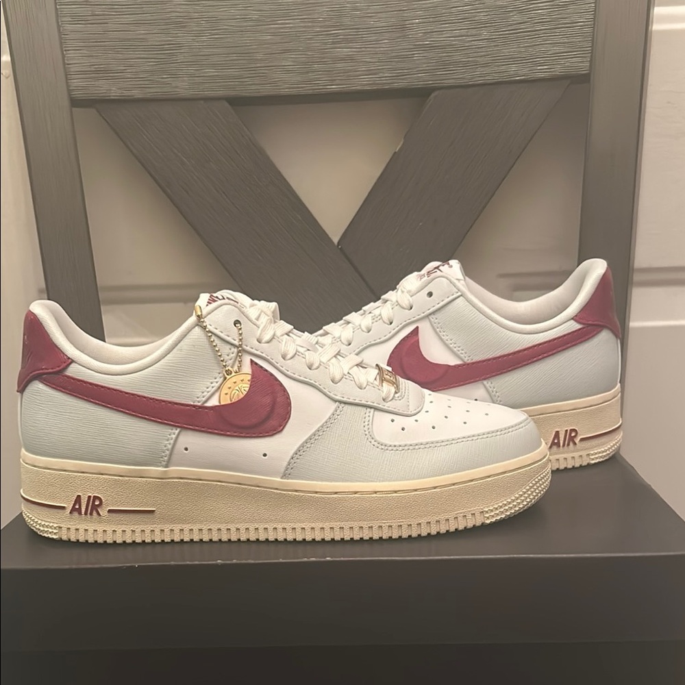 Women Nike Air Force 1 Low 07 SE Just Do It Photon Dust Team Red (Size 8.5)
